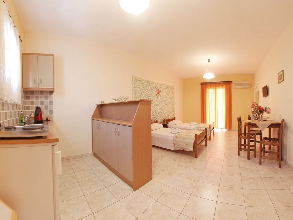 Emilia Apartments Trapezaki  Pokoj fotografie
